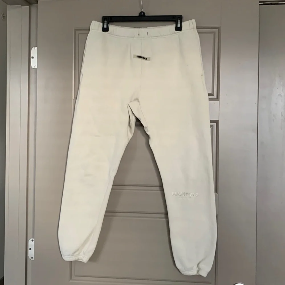 ESSENTIALS FEAR OF GOD WOMENS SWEATPANT/JOGGER CREAM MEDIUM